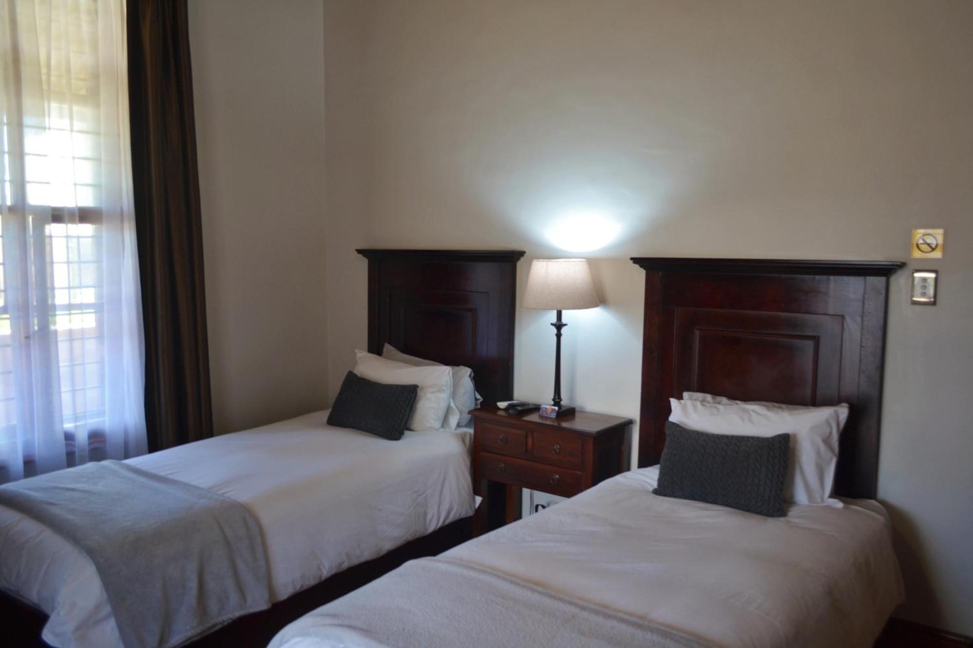 โอลด์ เฮาส์ ลอดจ์ Hotel โบฟอร์ตเวสต์ ภายนอก รูปภาพ